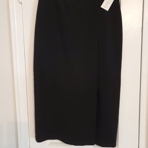 Tahari Arthur Levine